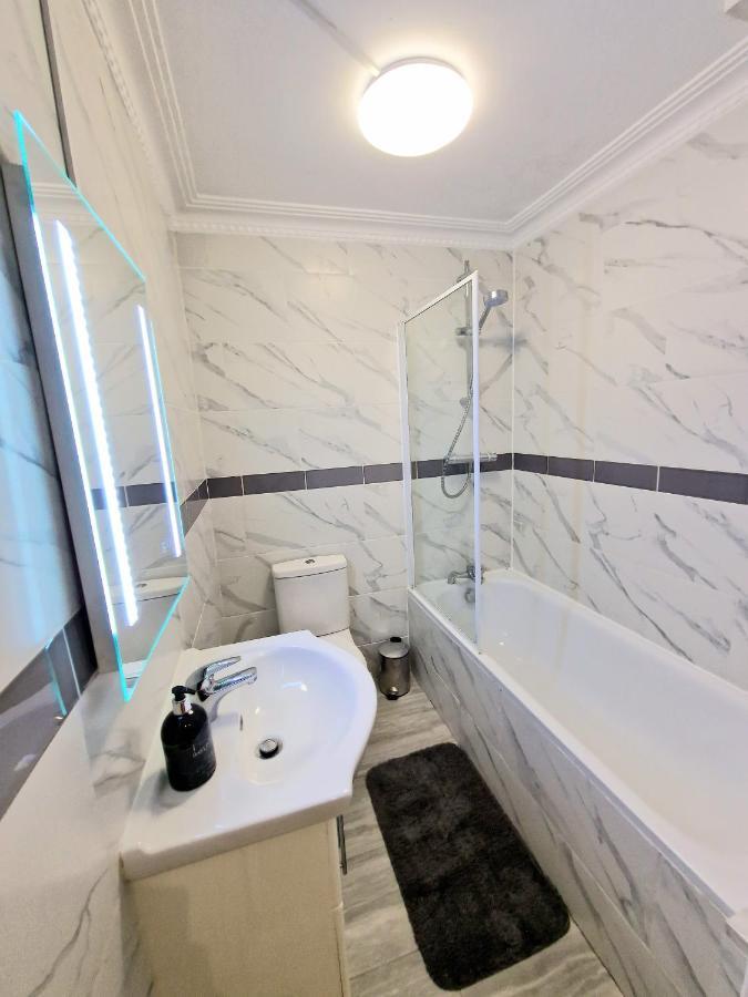 Cosy Home In Kensington - Great Location! 3 Minutes Walk To Earl'S Court Station 런던 외부 사진