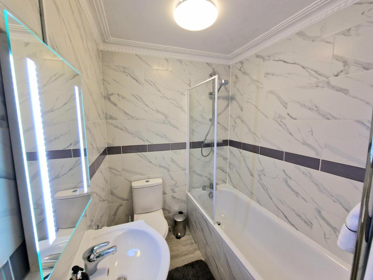 Cosy Home In Kensington - Great Location! 3 Minutes Walk To Earl'S Court Station 런던 외부 사진