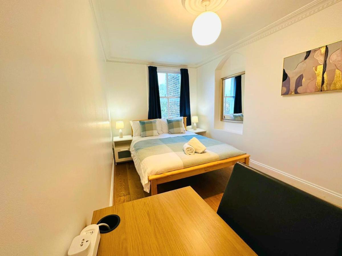 Cosy Home In Kensington - Great Location! 3 Minutes Walk To Earl'S Court Station 런던 외부 사진